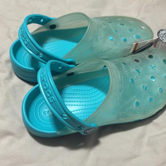 Crocs - Picture 2 of 3